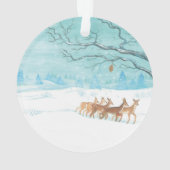 Cerf de chevreuil dans le bois d'hiver couvert de (dos)