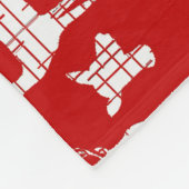 Cerf rustique blanc sur couverture en polaire roug (Coin)