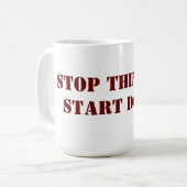 Cessez de penser le début faisant la tasse (Devant gauche)