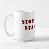 Cessez de penser le début faisant la tasse (Gauche)