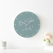 C'est Pilates O' Horloge Amusant Green Script cade (Maison)