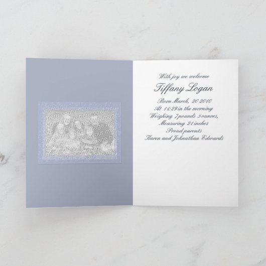 C'est un garçon avec le faire-part de naissance de (Intérieur)