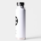C'est une bouteille d'eau gravée avec le ph fondat (Gauche)