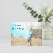 C'est une carte d'Faire-part de révélation de genr (Debout devant)