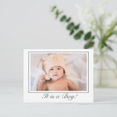 C'est une carte postale d'annonce de naissance de  (Debout devant)