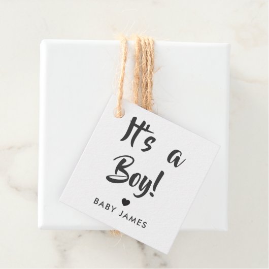 C'est une étiquette cadeau de garçon, étiquette ca (En situation)