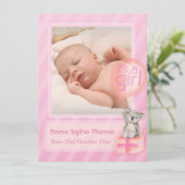 C'est une photo de fille carte de faire-part bébé  (Debout devant)