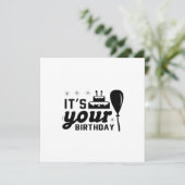 C'est votre invitation d'anniversaire (Debout devant)