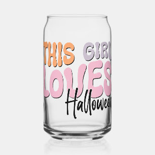 Cette fille adore Halloween