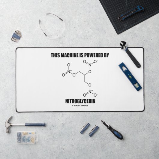 Cette Machine Est Alimentée Par La Nitroglycérine (Poste de travail)
