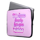 Cette reine vit selon ses propres règles Sac élect (devant gauche)