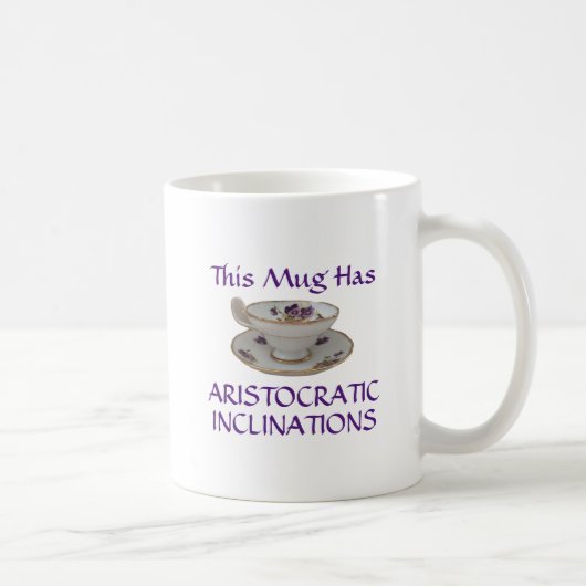 Cette tasse a des inclinations aristocratiques (Droite)