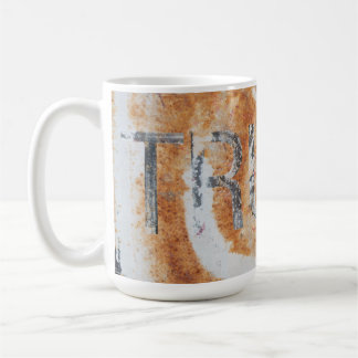 Cette tasse est une métaphore pour l'érosion de la