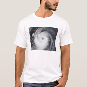 Chaba-tyfoon in de westerne Stille Oceaan T-shirt