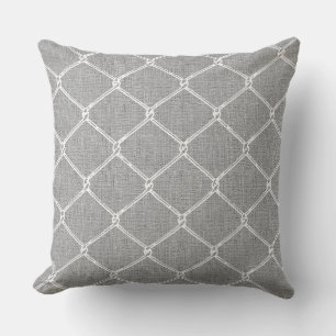 Chain Link Park – Urban Grey & White Skatepatroon Kussen