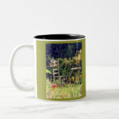 'Chaise avec Casquette dans le jardin' Mug (Gauche)
