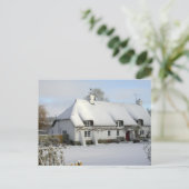 Chalet à chaume dans la carte postale (Debout devant)