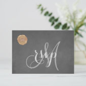  Chalk Old Wax Seal Monogram Huwelijk RSVP (Staand voorkant)