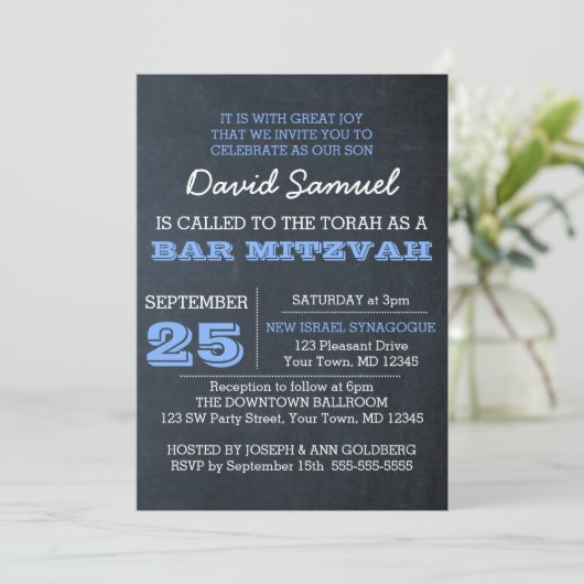 Chalkboard Blue Bar Mitzvah Invitation (Debout devant)