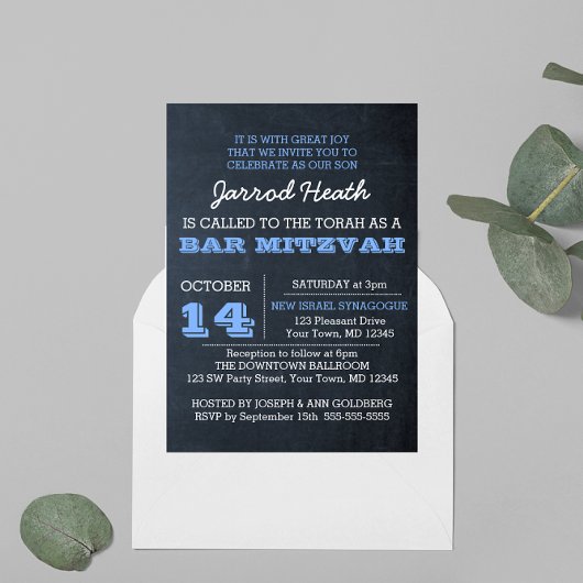 Chalkboard Blue Bar Mitzvah Invitation Pas de logo