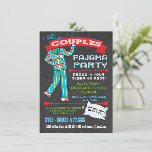Chalkboard Couples Pajama Party uitnodigingen (Staand voorkant)