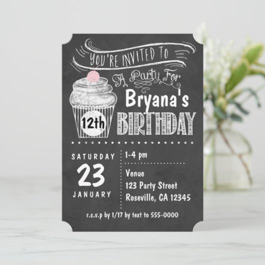 Chalkboard Cupcake Invitations de fête d'anniversa (Debout devant)