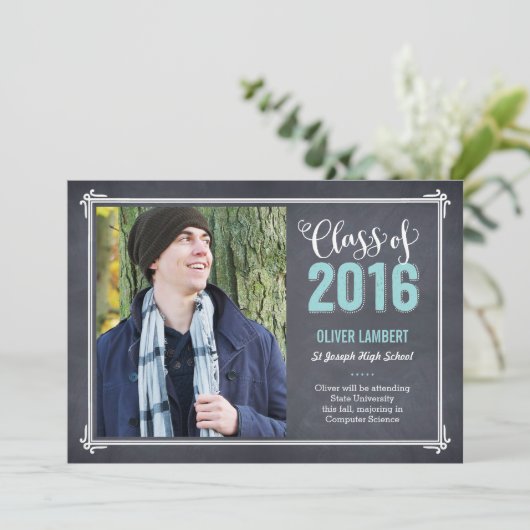 Chalkboard Delight Graduation Faire-part Bleu (Debout devant)