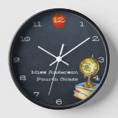 Chalkboard en Wereldbol Personalized Teacher Clock (Voorkant)