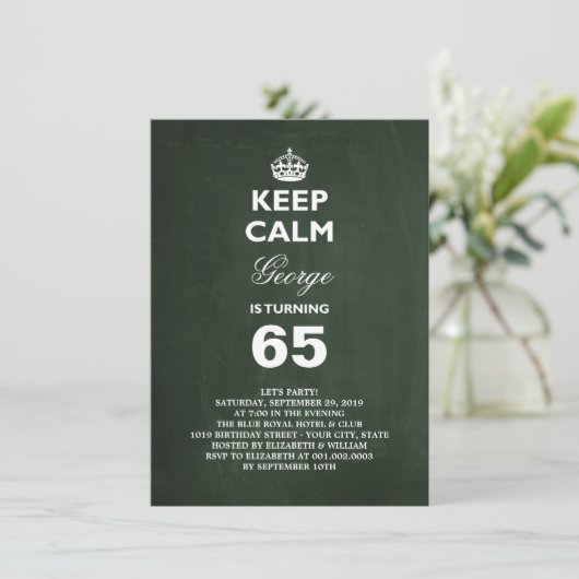 Chalkboard Keep Calm Funny 65th Birthday Invite Kaart (Staand voorkant)
