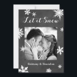 Chalkboard Let it Snow Holiday Carte photo<br><div class="desc">Des flocons de neige brillants sur un échalote arrière - plan accentue votre photo sur cette carte de vacances romantique.</div>