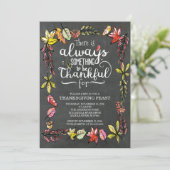 Chalkboard moderne Thanksgiving Invitation (Debout devant)
