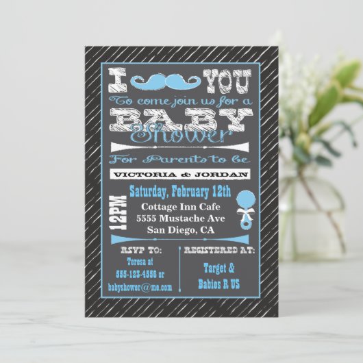 Chalkboard Mustache garçon bébé douche Invitations (Debout devant)