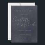 Chalkboard Signature Mariage Enregistrer la carte<br><div class="desc">Conçu pour coordonner avec notre collection Signature mariage. Doté de noms de style signature,  ce tableau noir élégant enregistrer la carte de date peut être personnalisé avec vos informations de jour de mariage spécial en lettres grises chic. Conçu par Thisisnotme©</div>