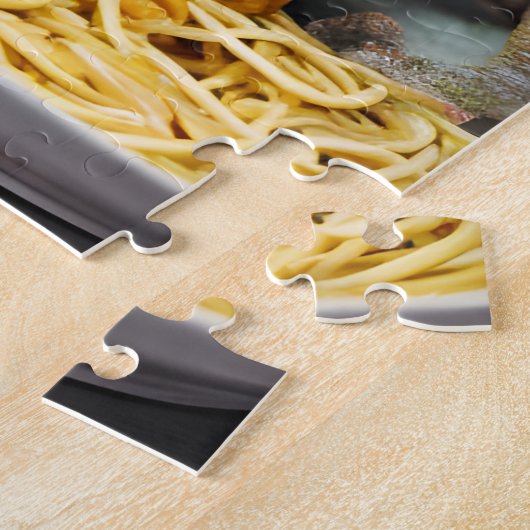 Chameleon Manger Spaghetti Jigsaw Puzzle (Côté)