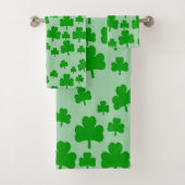 Champ de serviettes de bain Shamrocks (En situation)