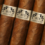 Champagne brossé Mariage d'or Étiquette de bande d<br><div class="desc">Ce design étiquette simple et élégant a été créé pour servir de groupe de cigares sur mesure pour un mariage, un anniversaire ou une fête de fiançailles. Il dispose d'un arrière - plan doré au champagne brossé avec un élégant modèle en texte noir pour personnaliser avec les initiales monogrammes de...</div>