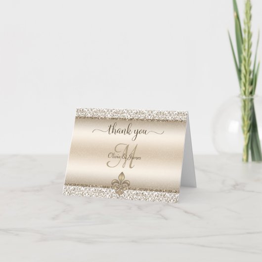 Champagne Damask Monogram Fleur de Lis Wedding Bedankkaart (Voorkant)
