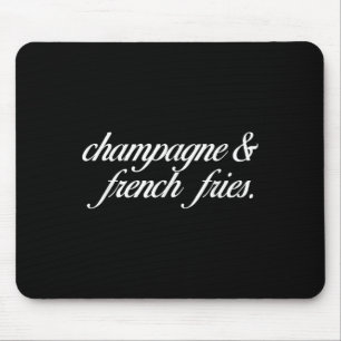 Champagne en friet in de champagne muismat