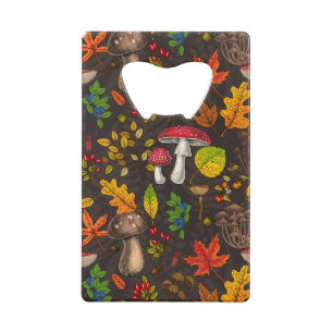 Champignons d'automne, feuilles, noix et baies sur