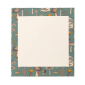 Champignons sauvages sur le Carnet vert de pin (Devant)