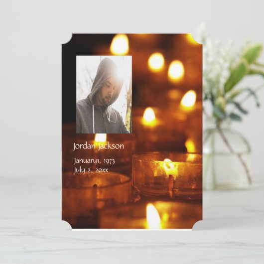 Chandelles Invitations du service commémoratif Lum (Debout devant)