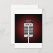 Chanter des invitations au micro (Devant / Derrière)