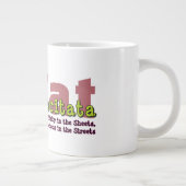 Chaos Cat 20oz Mug – Incitata: Frisky in Sheets (Droite)