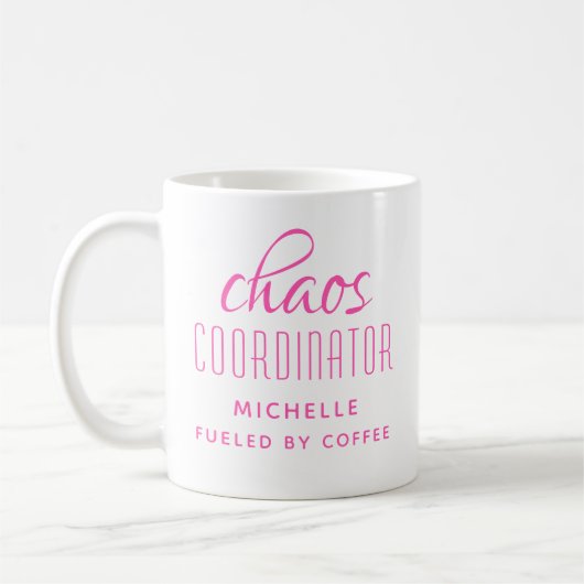 Chaos Coordinator roze Typografie op maat Koffiemok (Links)
