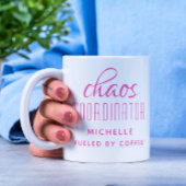 Chaos Coordinator roze Typografie op maat Koffiemok