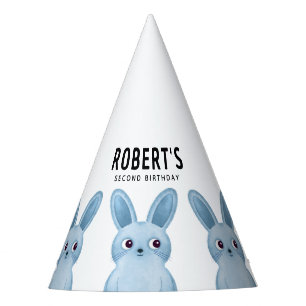 Chapeau de fête d'anniversaire avec de petits lapi
