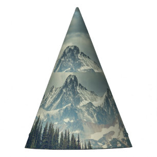 Chapeaux De Fètes Cascade nord : Majestic Mountain Peak.