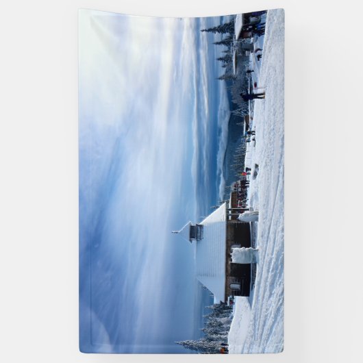 Chapel in het Alpen Sneeuwgebergte Spandoek (Verticaal)