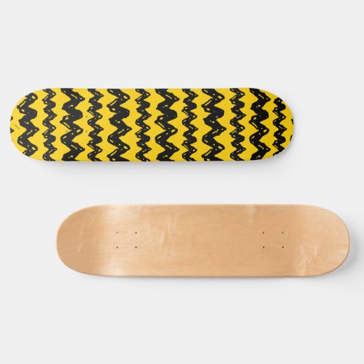 Charlie Brown Zig Zag Pattern Skateboard (Horizontaal)