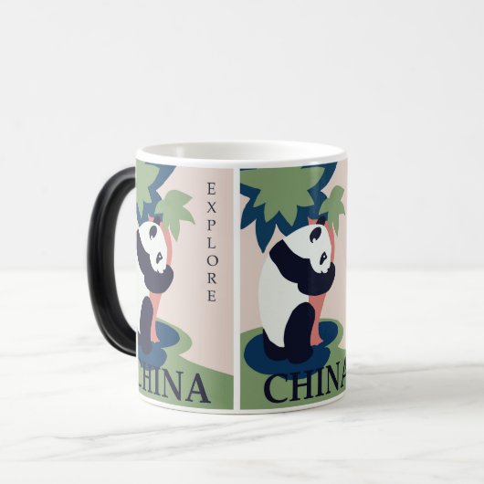 Charmant Panda-avontuur: Retro China Travel Art Magische Mok (Voorkant links)